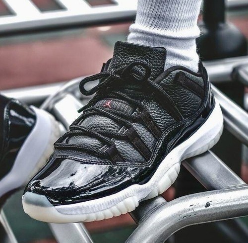 AIR JORDAN 11 RETRO LOW ジョーダン11 Air Jordan 11 Retro Low ブラック⁄ロイヤル⁄ホワイト